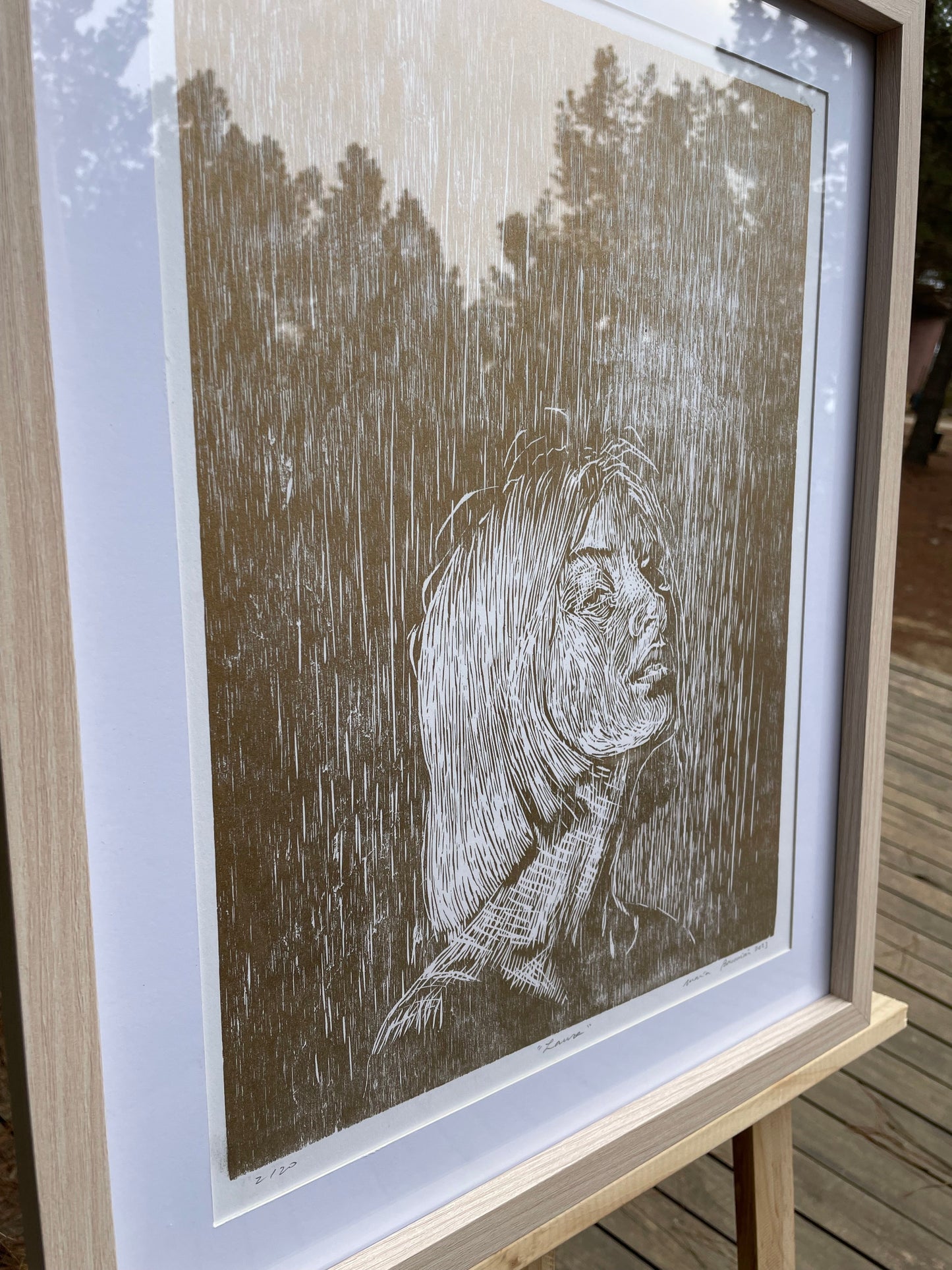 Xilografía "Laura" en dorado - María Bascuñán