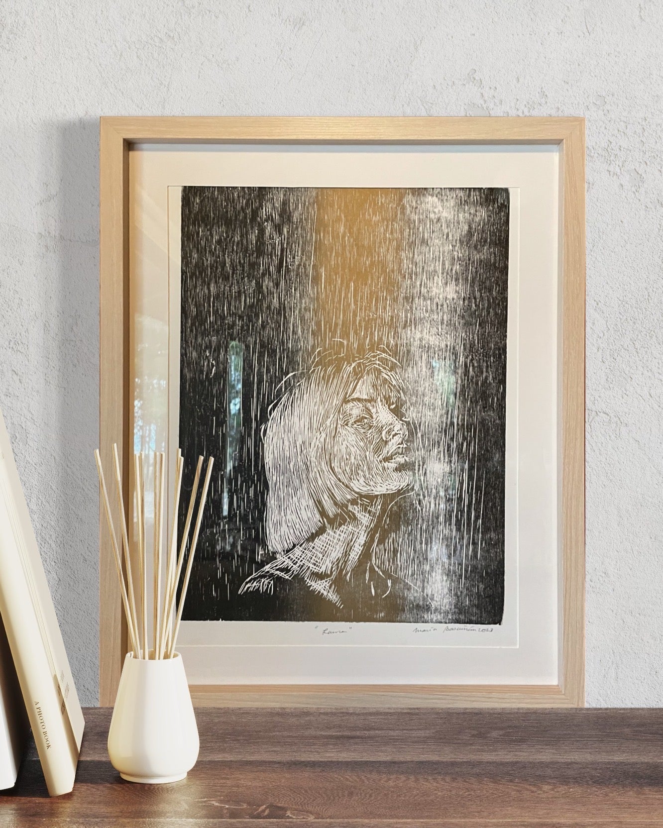 Xilografía "Laura" en negro con dorado - María Bascuñán